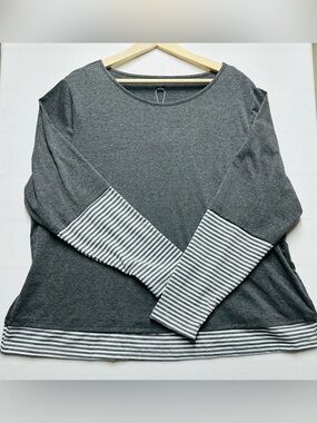 Emery Rose Women’s 4XL Gray Long‑Sleeve Top – Striped Hem & Sleeves – Soft Knit